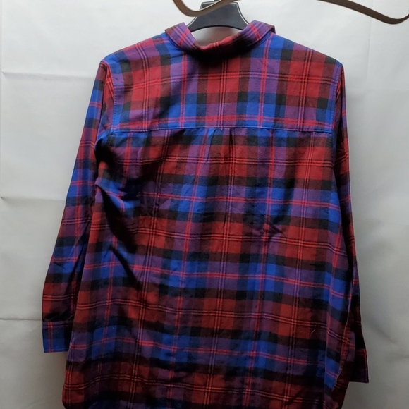 Top - Picture 2 of 3